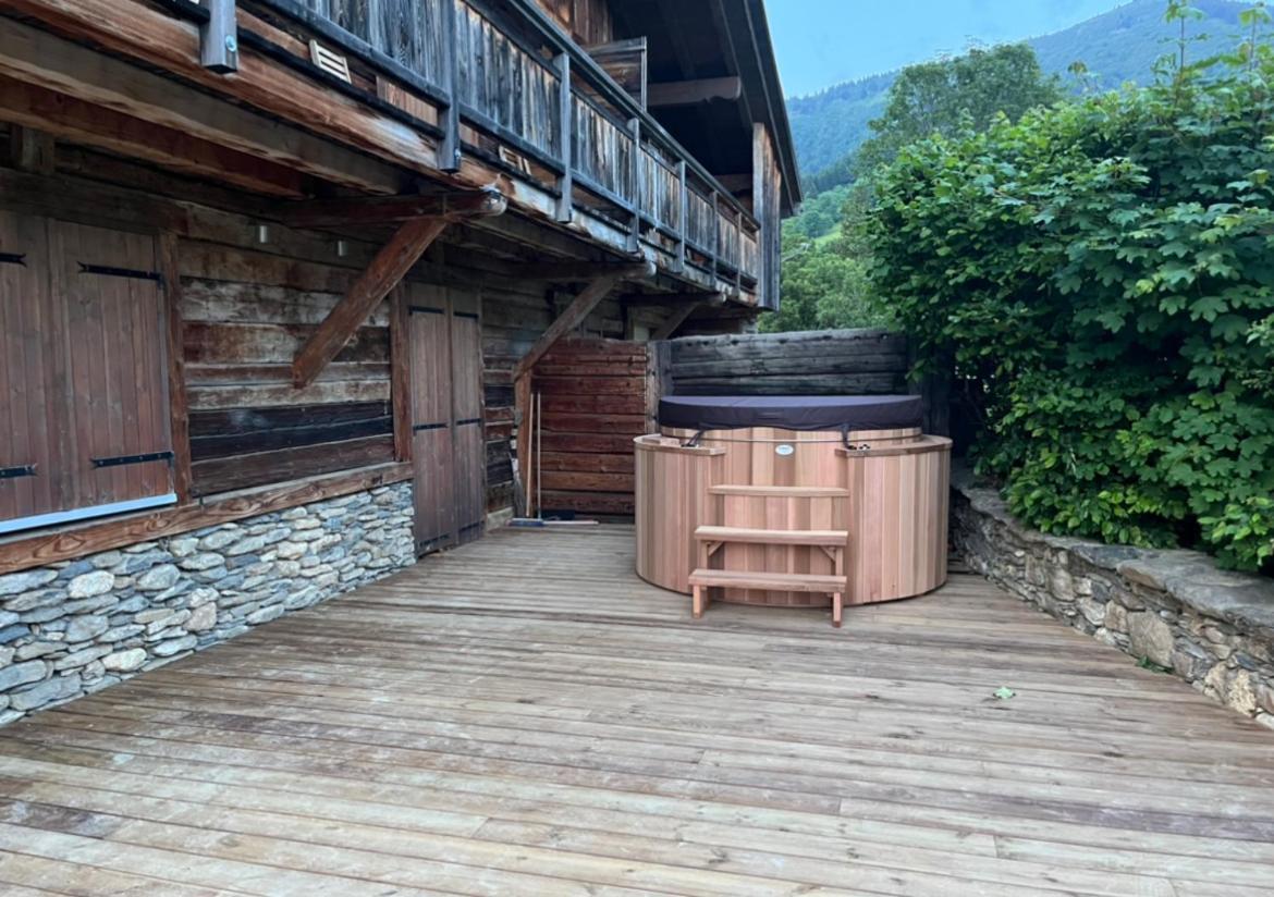 נוטרדאם-דה-בלקומב Le Chalet Du Cret - 8 Pers, Tout Confort Avec Jacuzzi מראה חיצוני תמונה